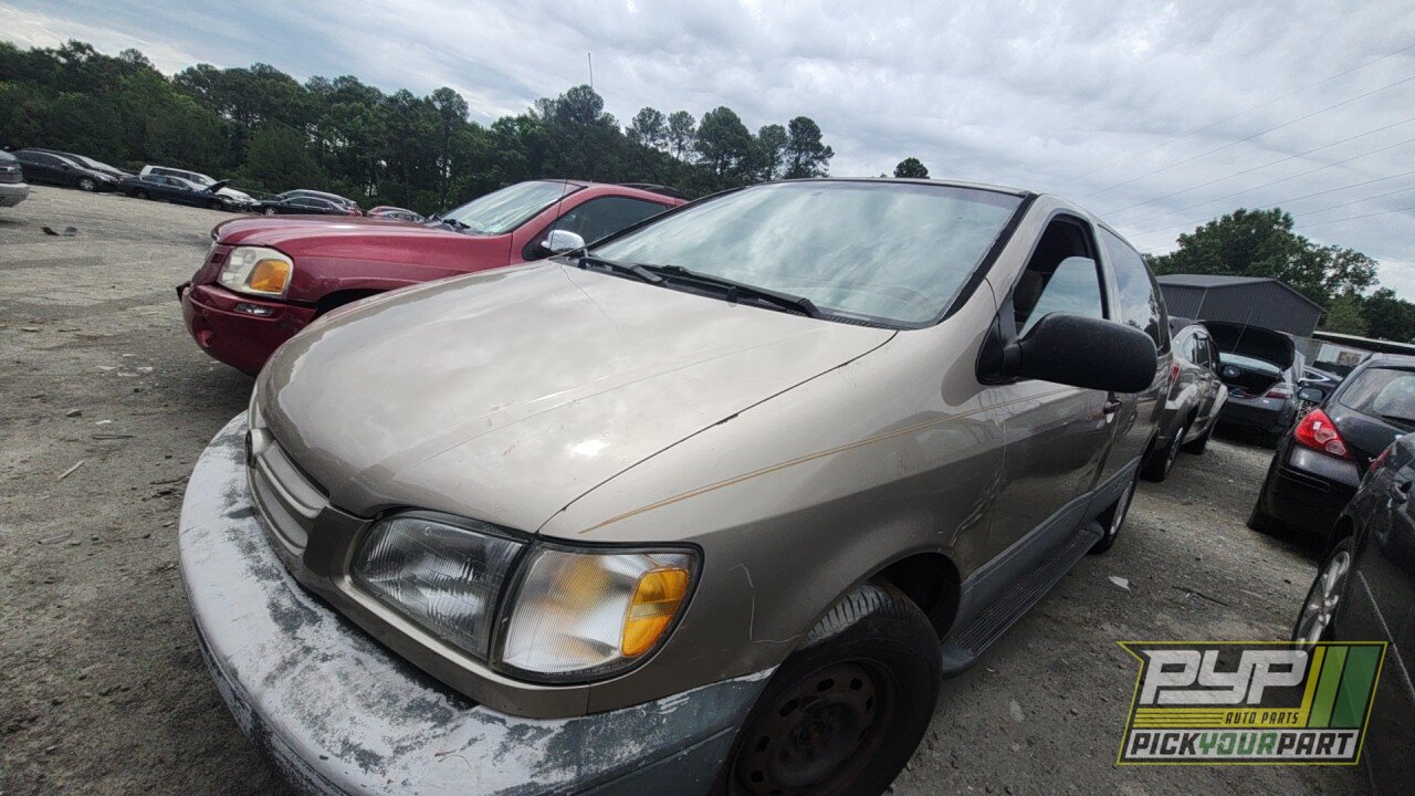 Photo of 2000 Toyota Sienna