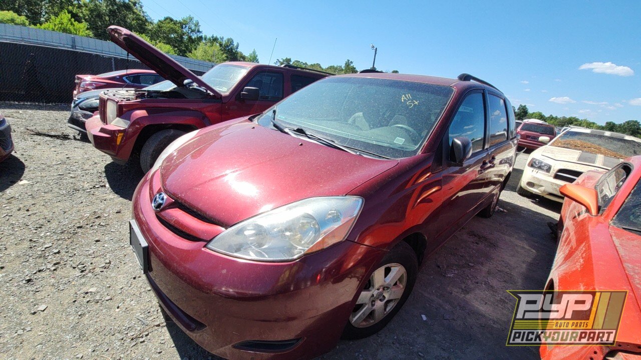 Photo of 2008 Toyota Sienna
