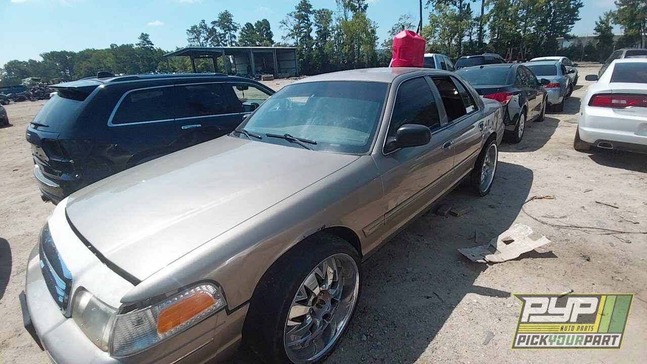 Photo of 2004 Ford Crown Victoria