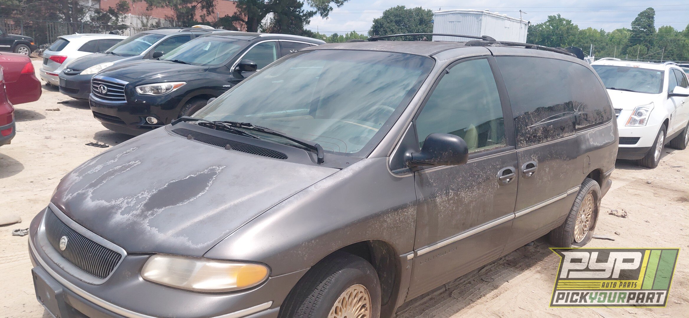 Photo of 1997 Chrysler Town & Country