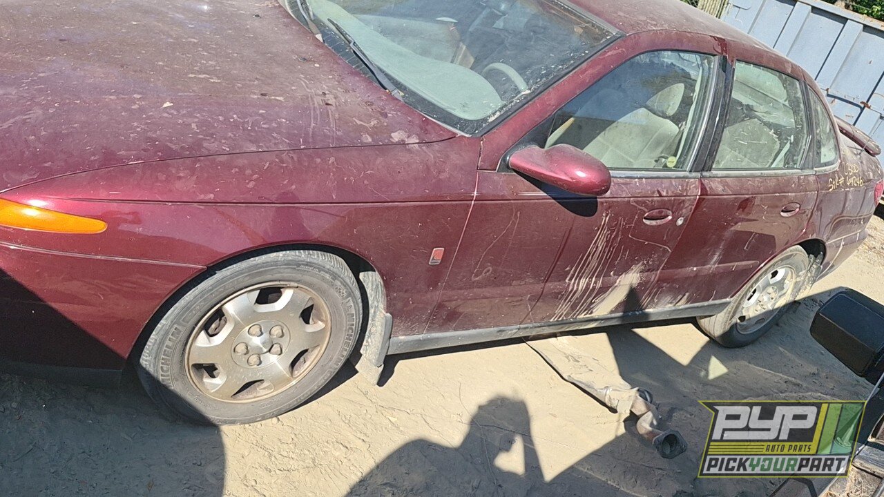 Photo of 2001 Saturn L300