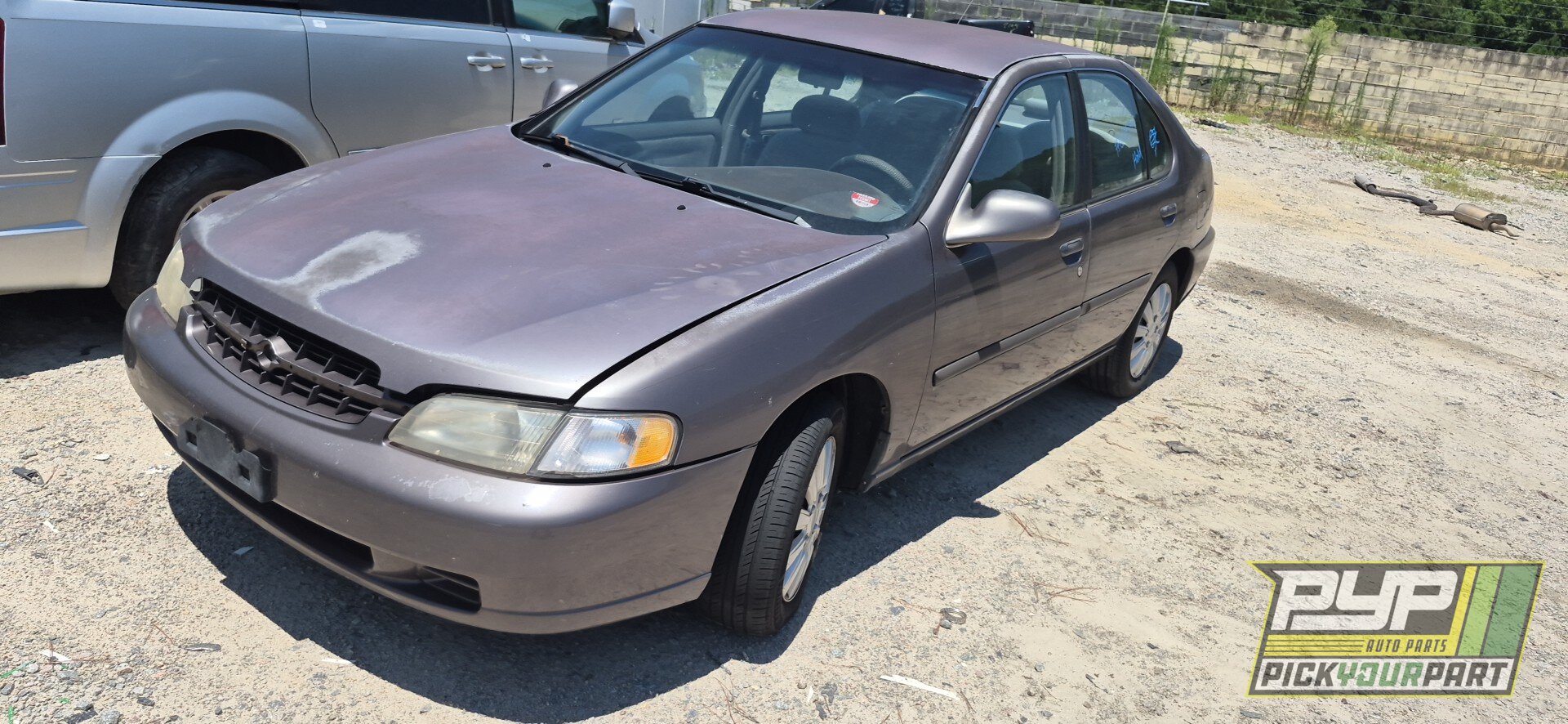 Photo of 1998 Nissan Altima