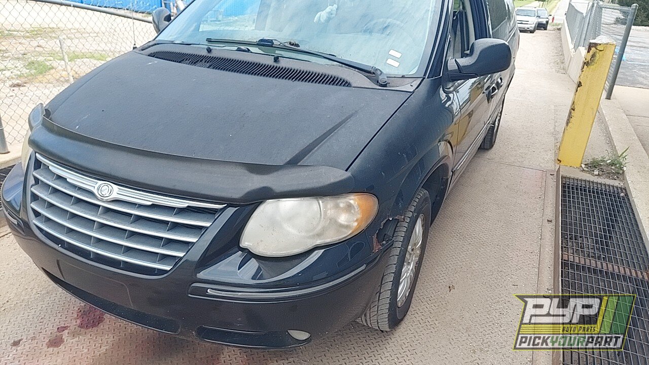 Photo of 2005 Chrysler Town & Country