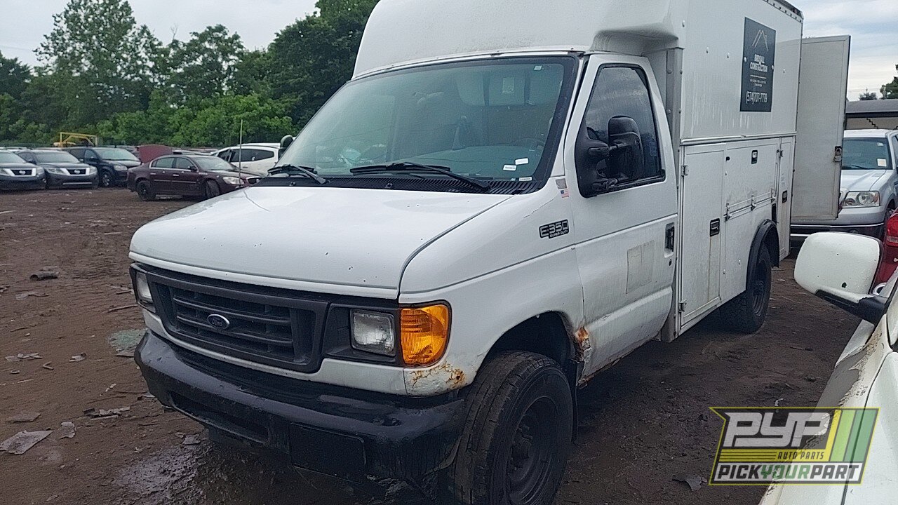 Photo of 2004 Ford E-350 Super Duty