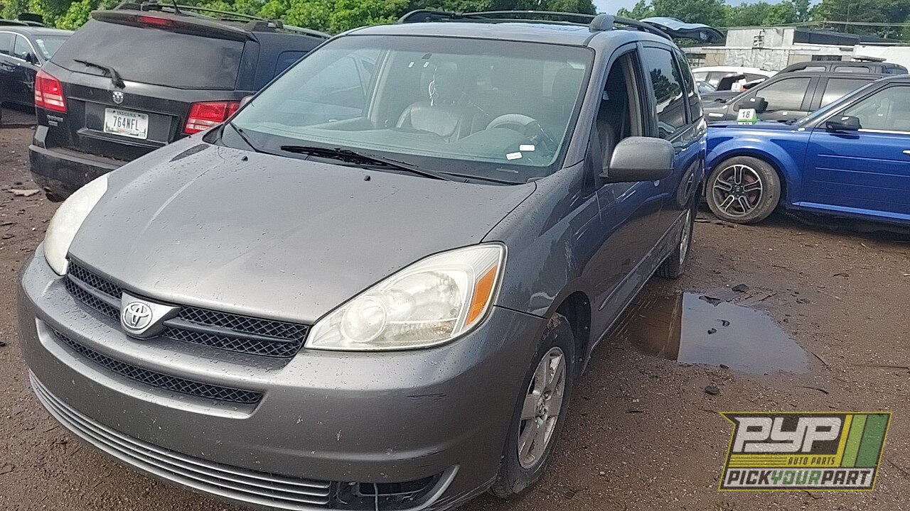 Photo of 2004 Toyota Sienna