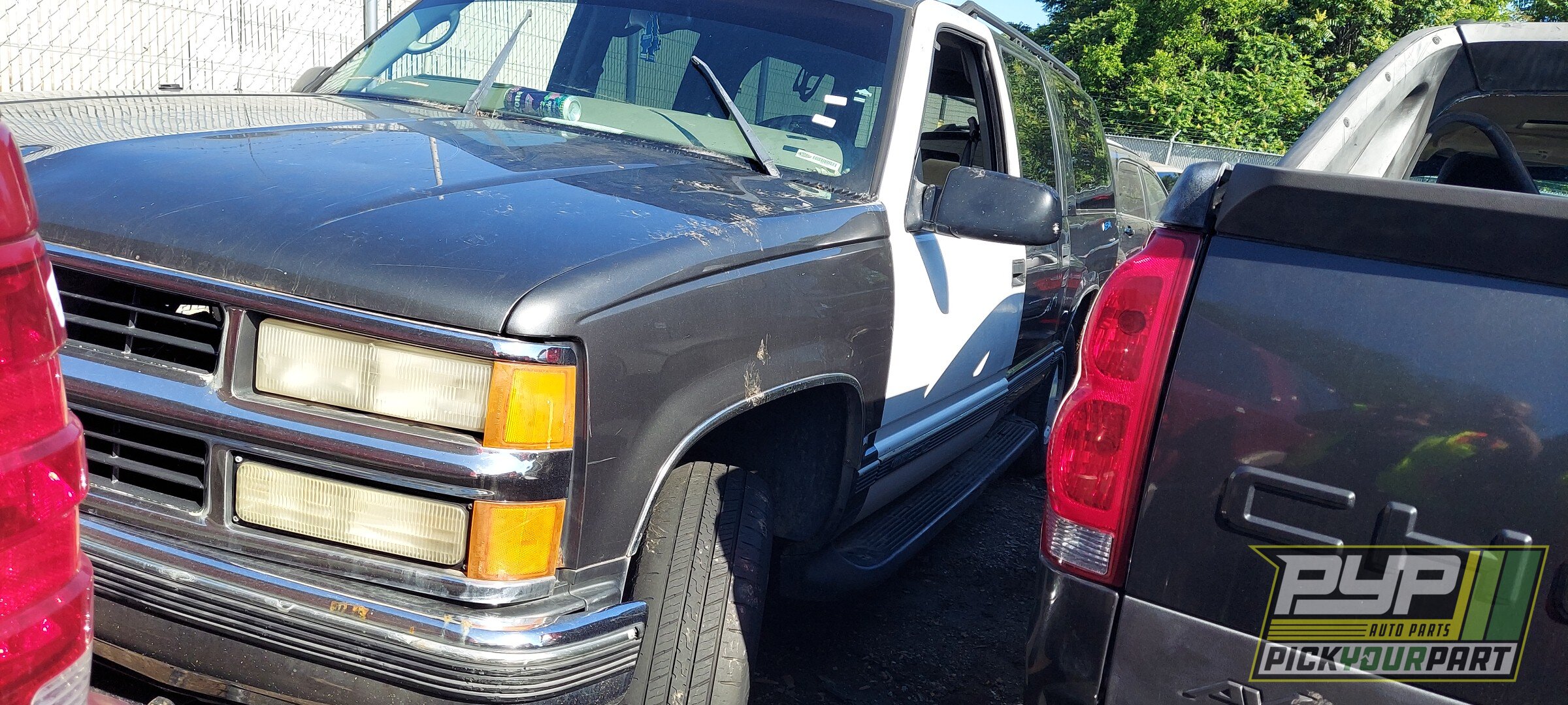Photo of 1999 Chevrolet K1500 Suburban