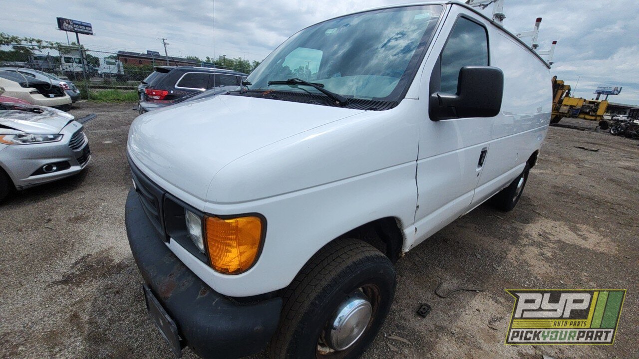 Photo of 2004 Ford E-350 Super Duty