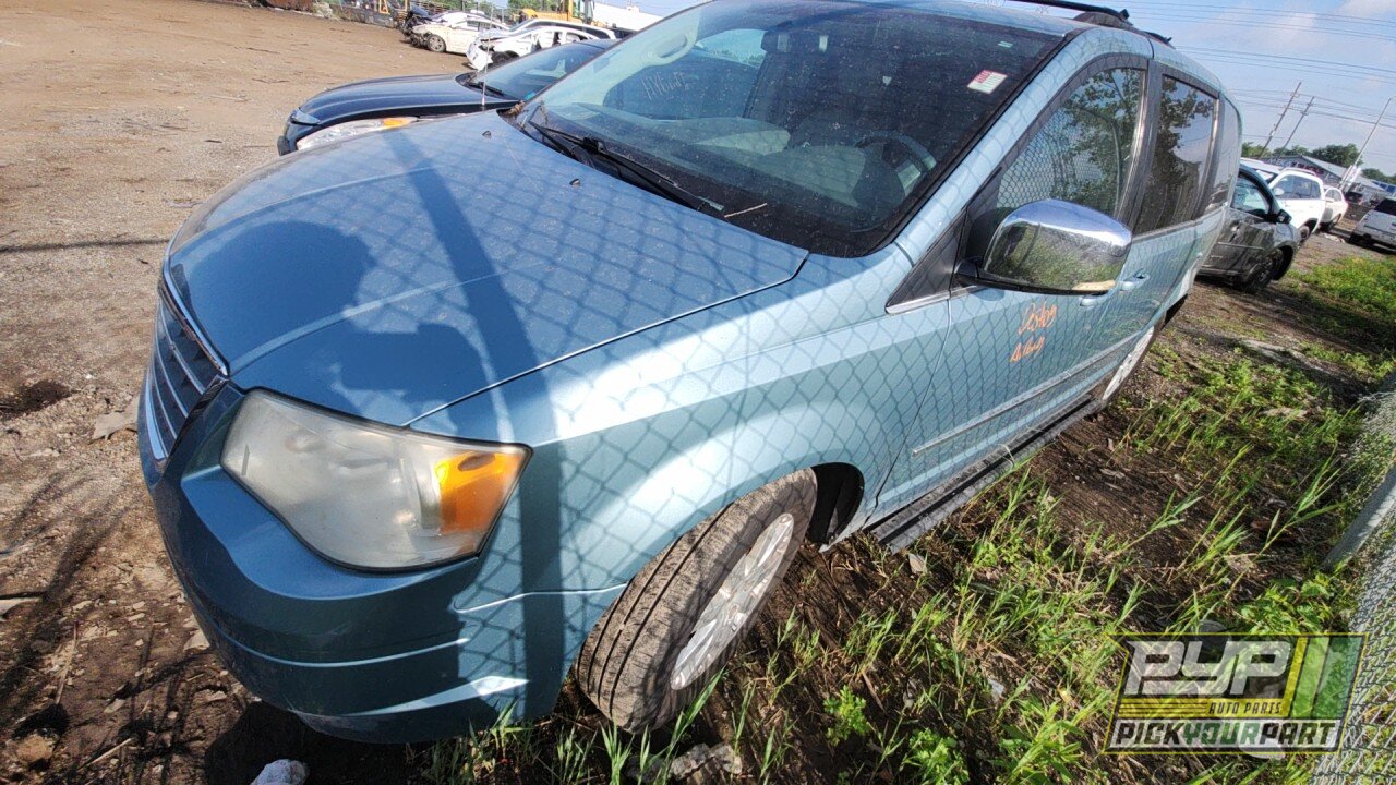 Photo of 2010 Chrysler Town & Country