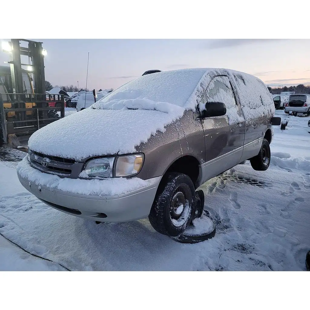 Photo of 1998 Toyota Sienna