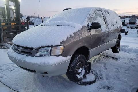 Photo of 1998 Toyota Sienna