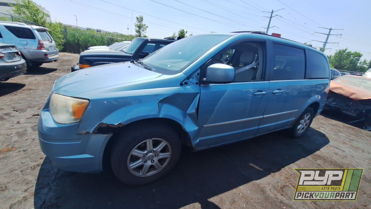 Photo of 2010 Chrysler Town & Country