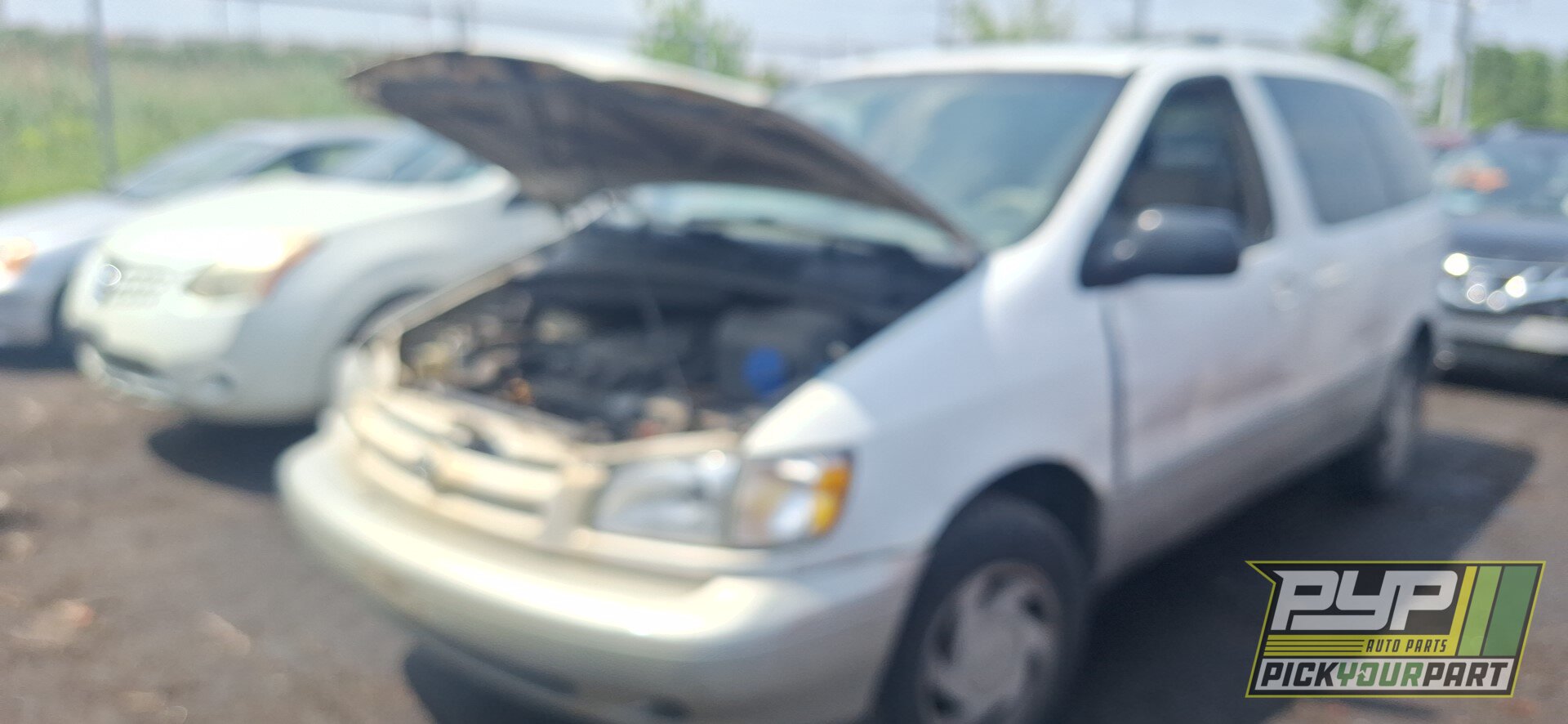 Photo of 1999 Toyota Sienna