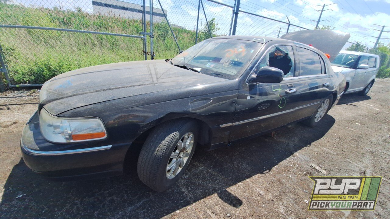Photo of 2011 Lincoln Town Car