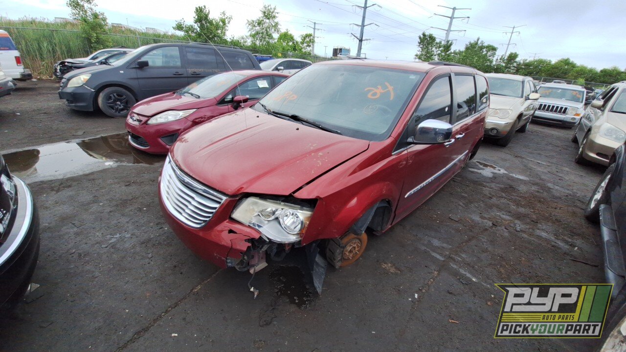 Photo of 2013 Chrysler Town & Country