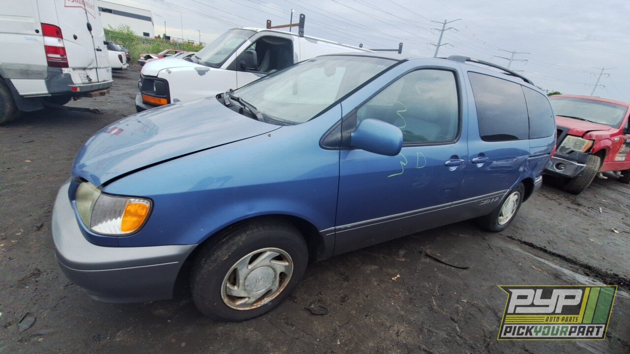 Photo of 2002 Toyota Sienna