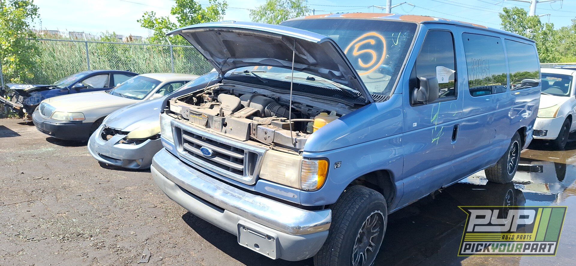 Photo of 1997 Ford E-150 Econoline