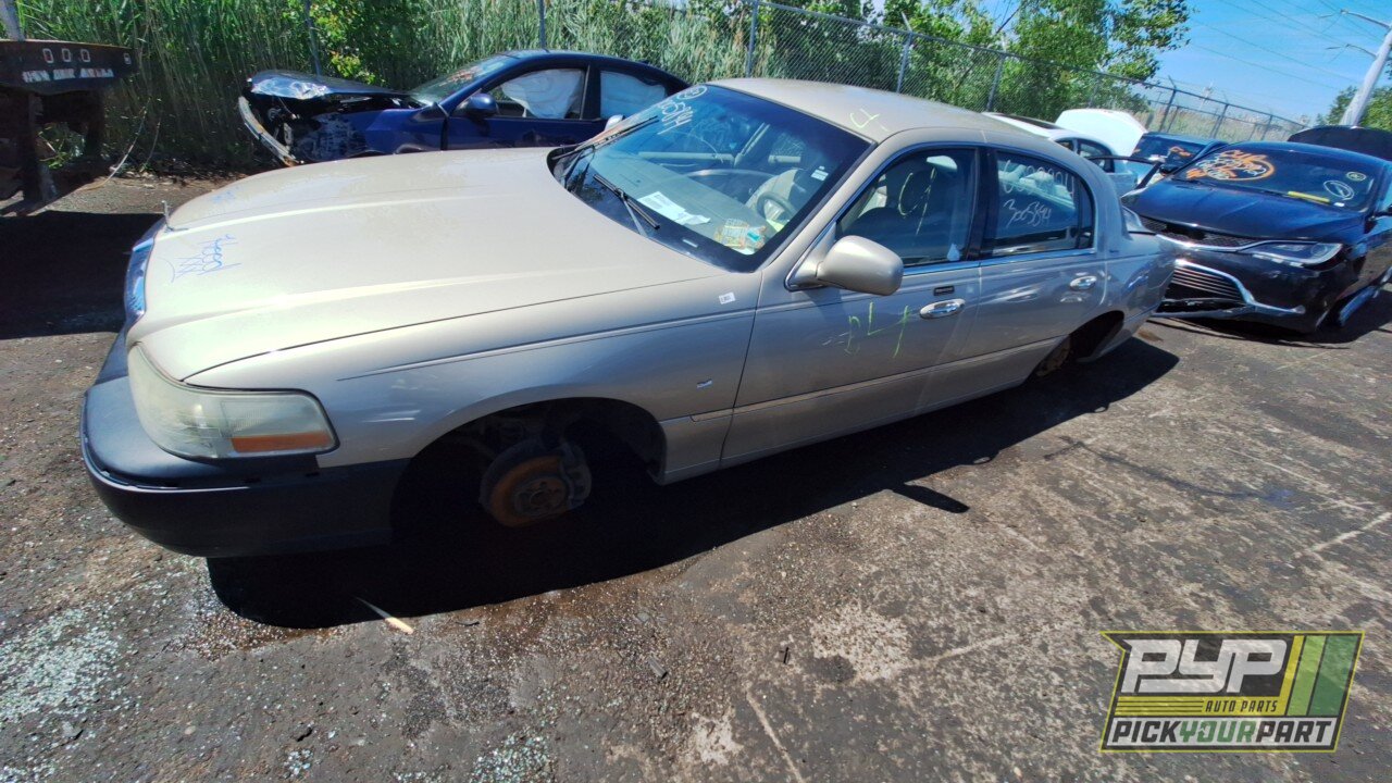 Photo of 2005 Lincoln Town Car