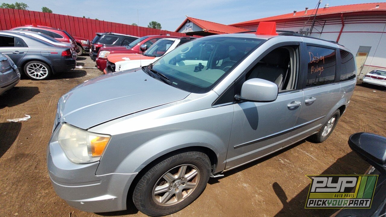 Photo of 2010 Chrysler Town & Country