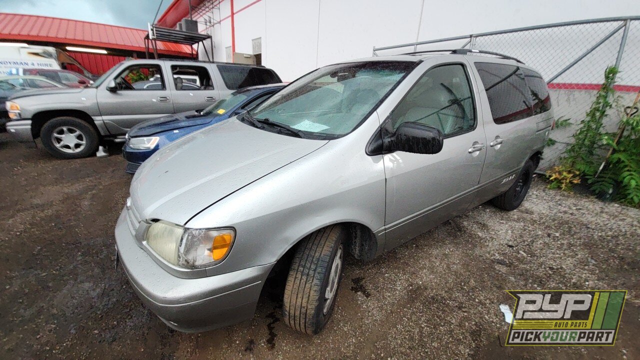 Photo of 2001 Toyota Sienna