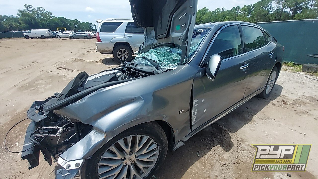Photo of 2015 Infiniti Q70L