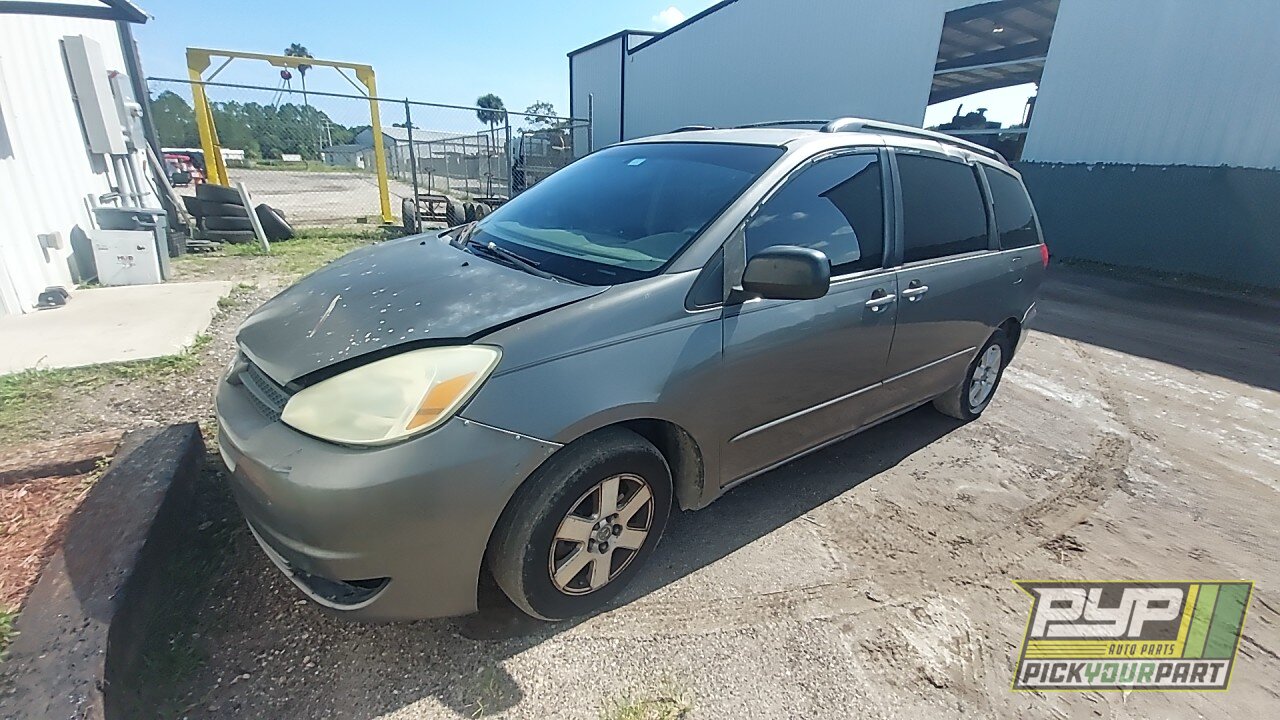Photo of 2004 Toyota Sienna