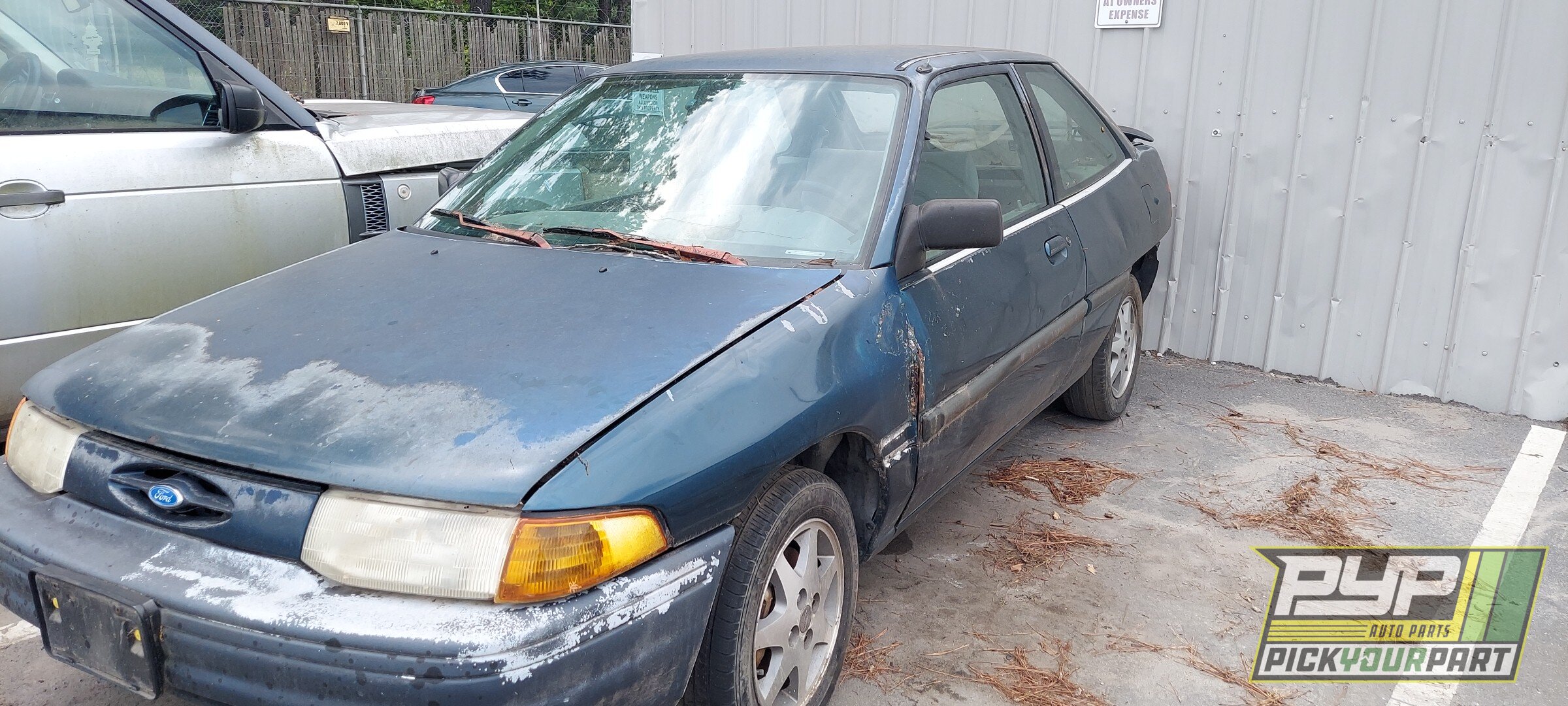 Photo of 1996 Ford Escort