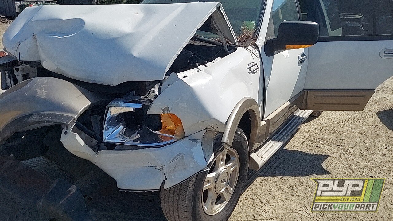 Photo of 2004 Ford Expedition