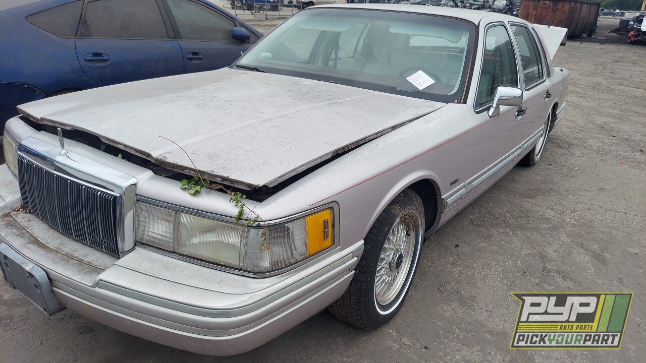 Photo of 1992 Lincoln Town Car