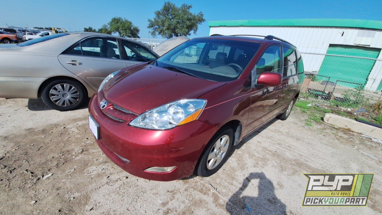 Photo of 2008 Toyota Sienna