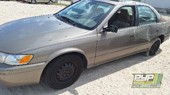 Photo of 1999 Toyota Camry