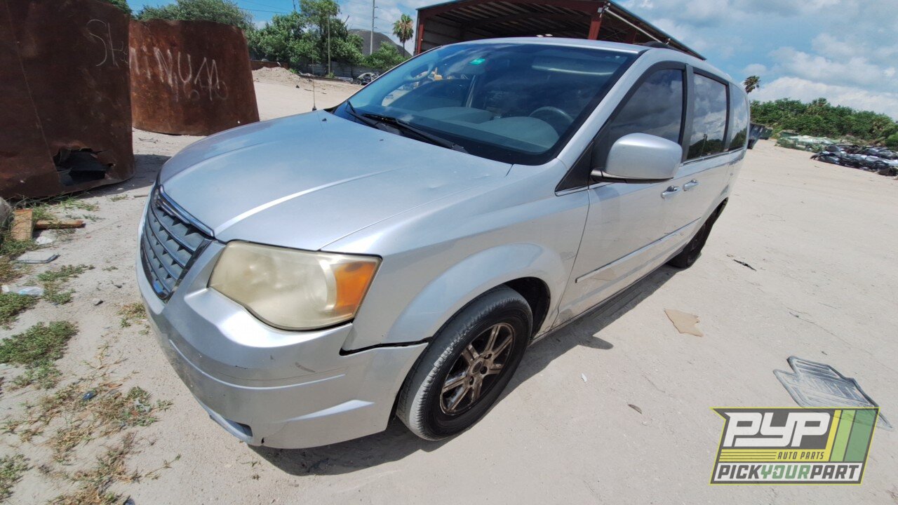 Photo of 2010 Chrysler Town & Country