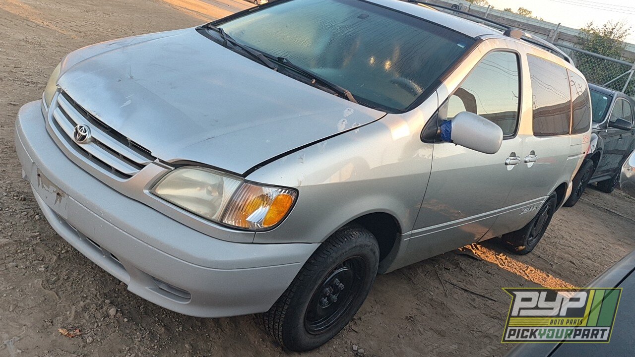 Photo of 2003 Toyota Sienna