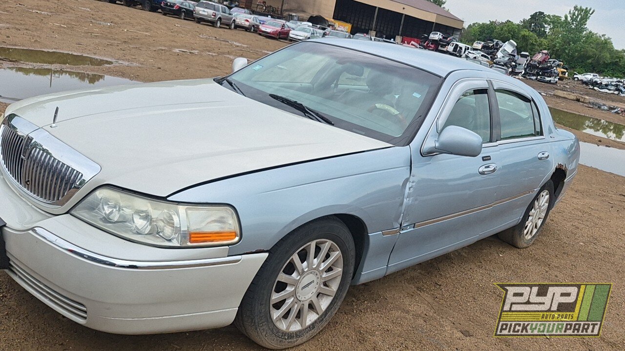 Photo of 2006 Lincoln Town Car