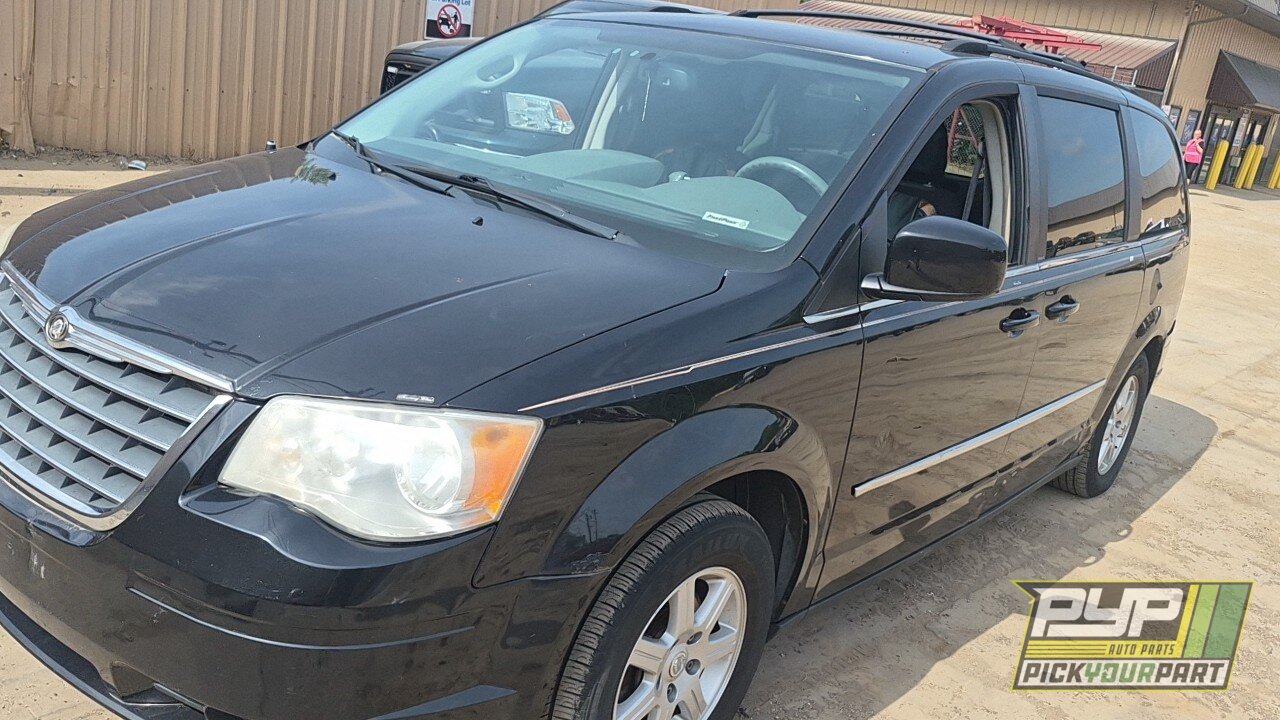 Photo of 2010 Chrysler Town & Country