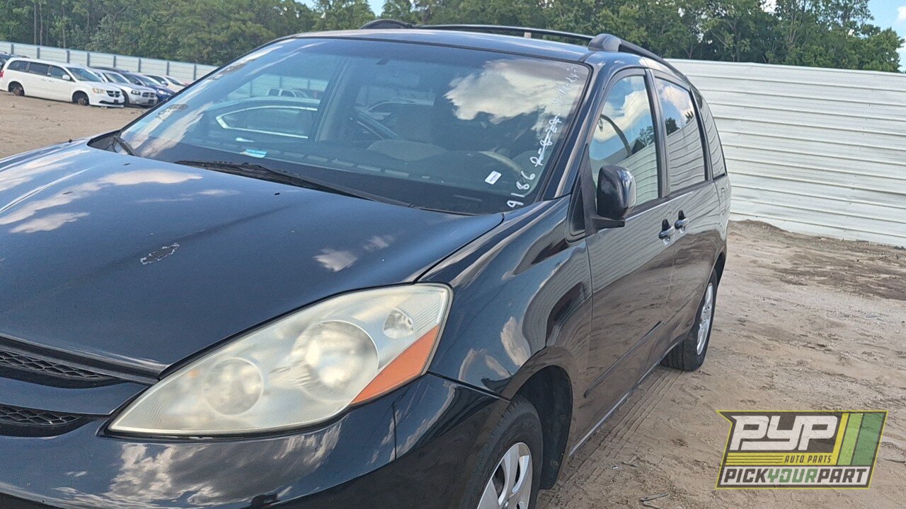 Photo of 2008 Toyota Sienna