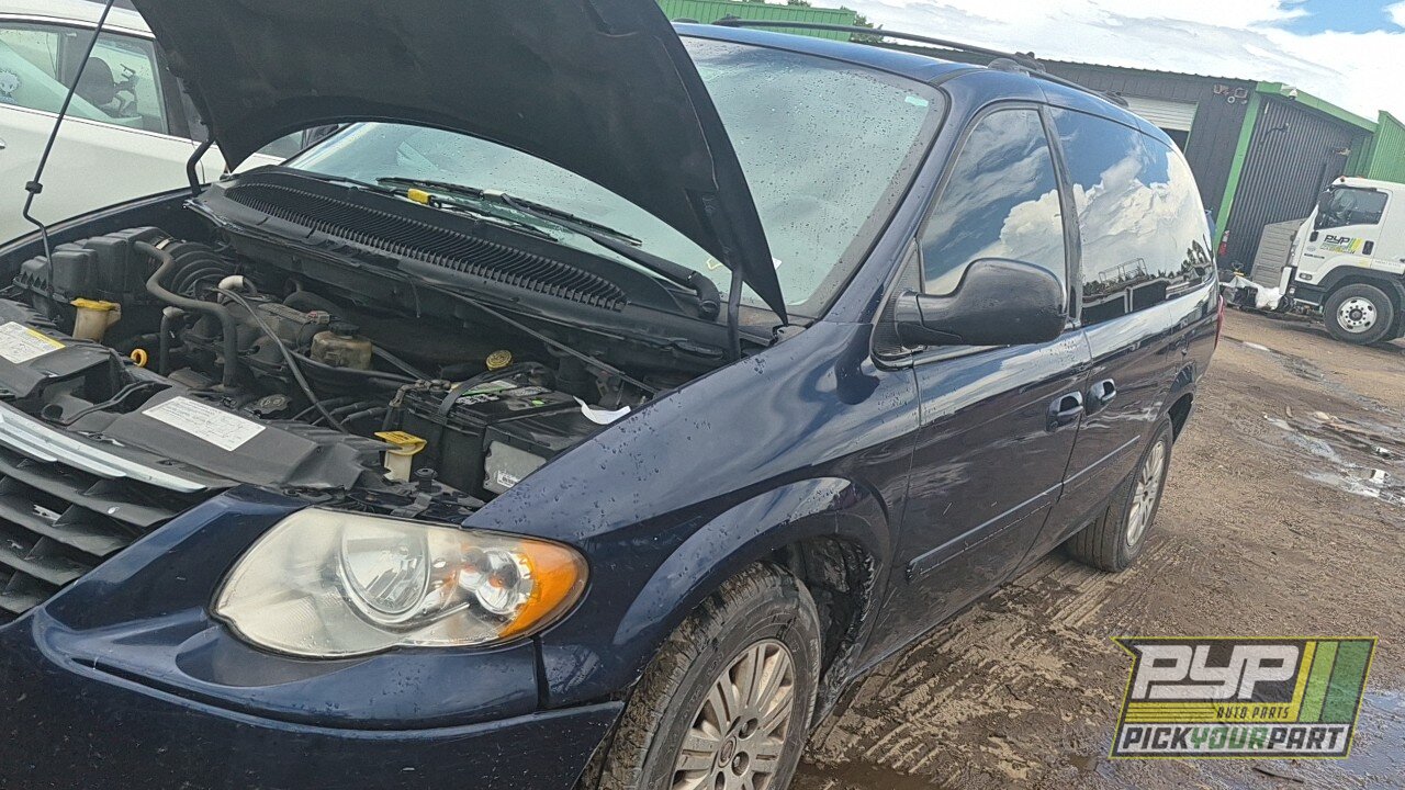 Photo of 2005 Chrysler Town & Country