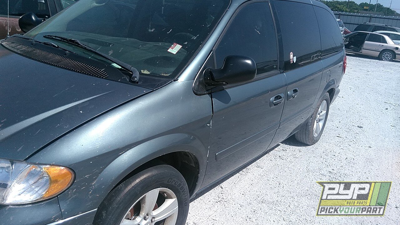 Photo of 2005 Chrysler Town & Country