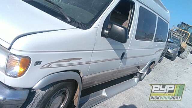 Photo of 1999 Ford E-150 Econoline Club Wagon