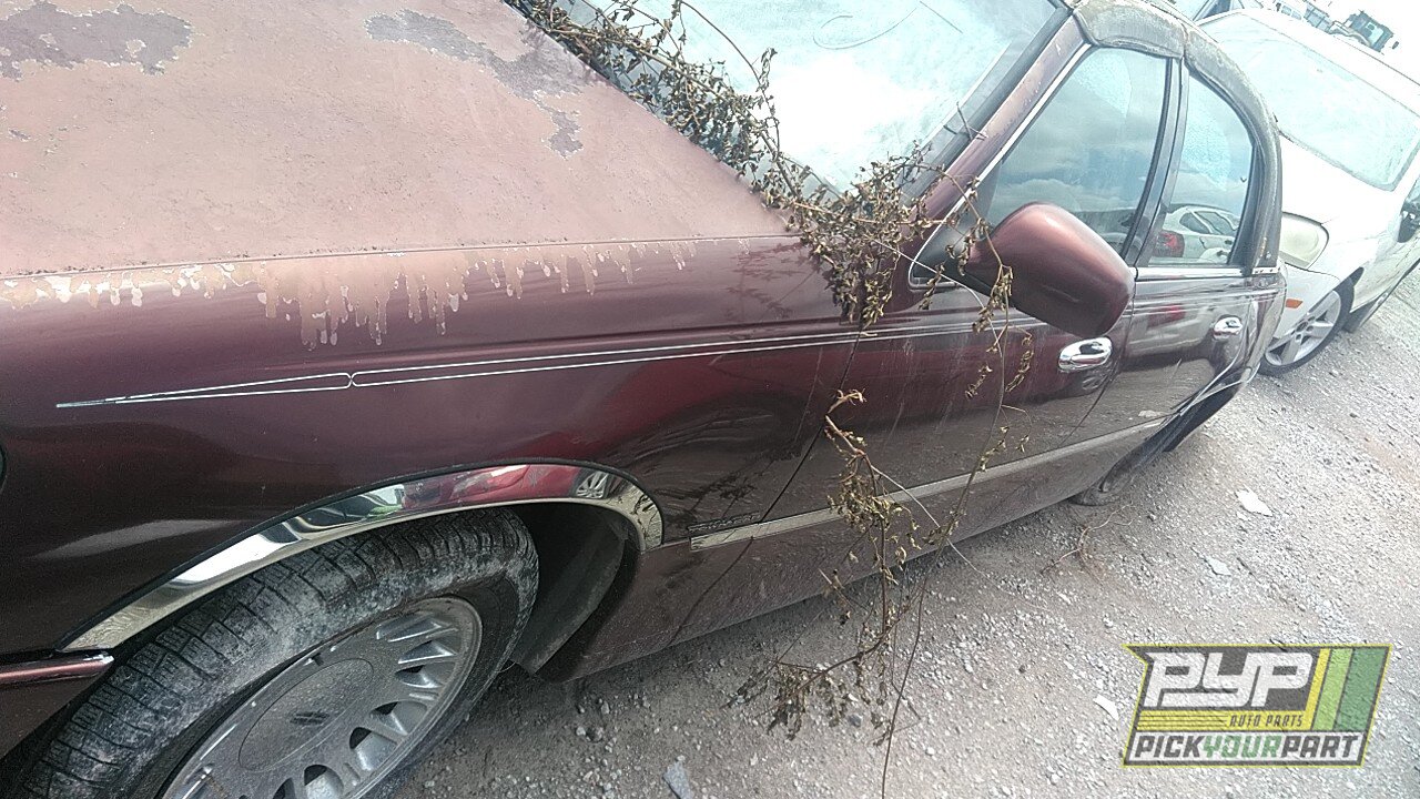 Photo of 2000 Lincoln Town Car
