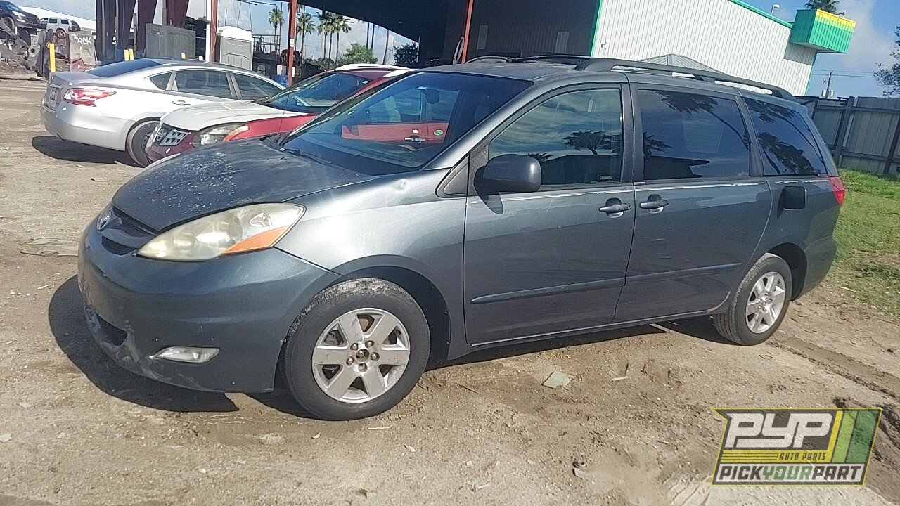 Photo of 2008 Toyota Sienna