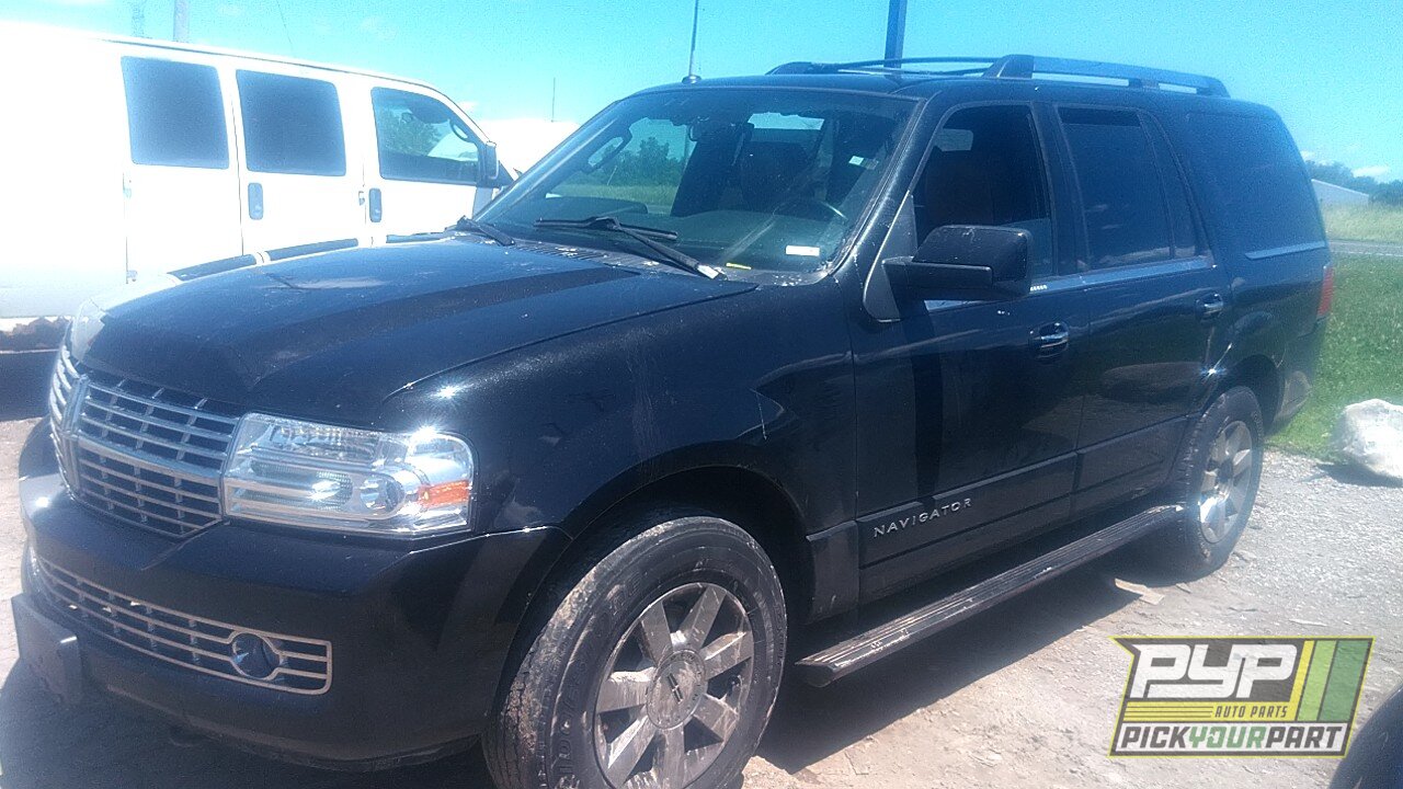 Photo of 2013 Lincoln Navigator