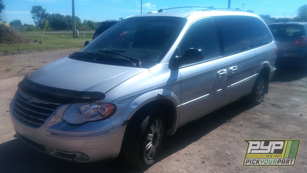 Photo of 2005 Chrysler Town & Country