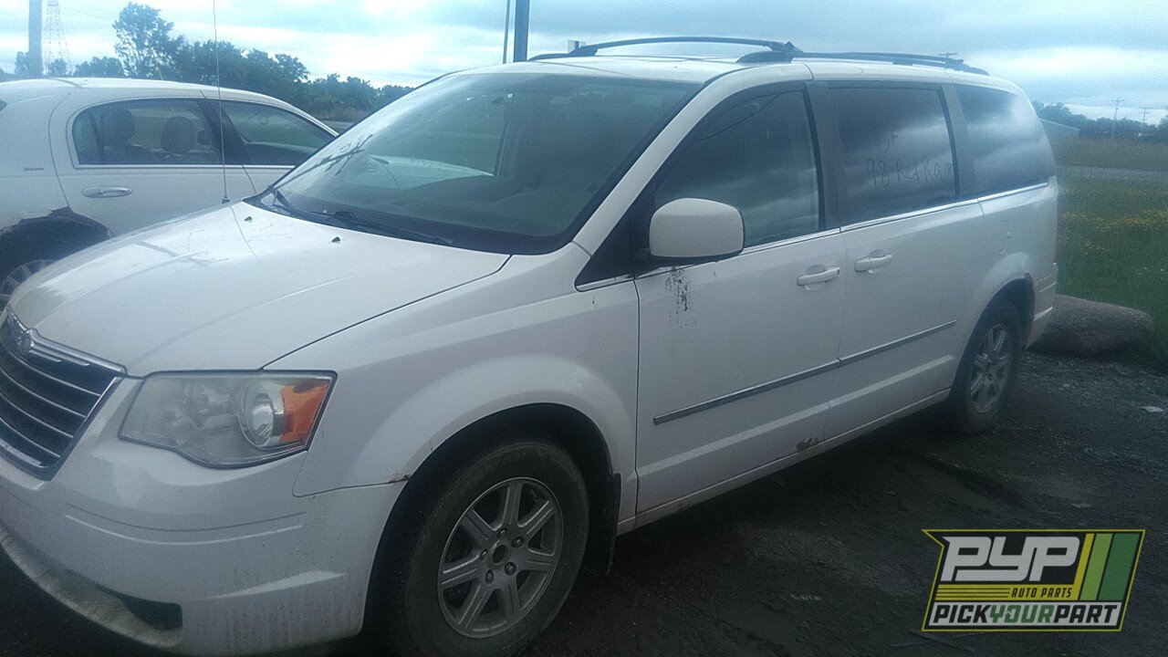 Photo of 2010 Chrysler Town & Country