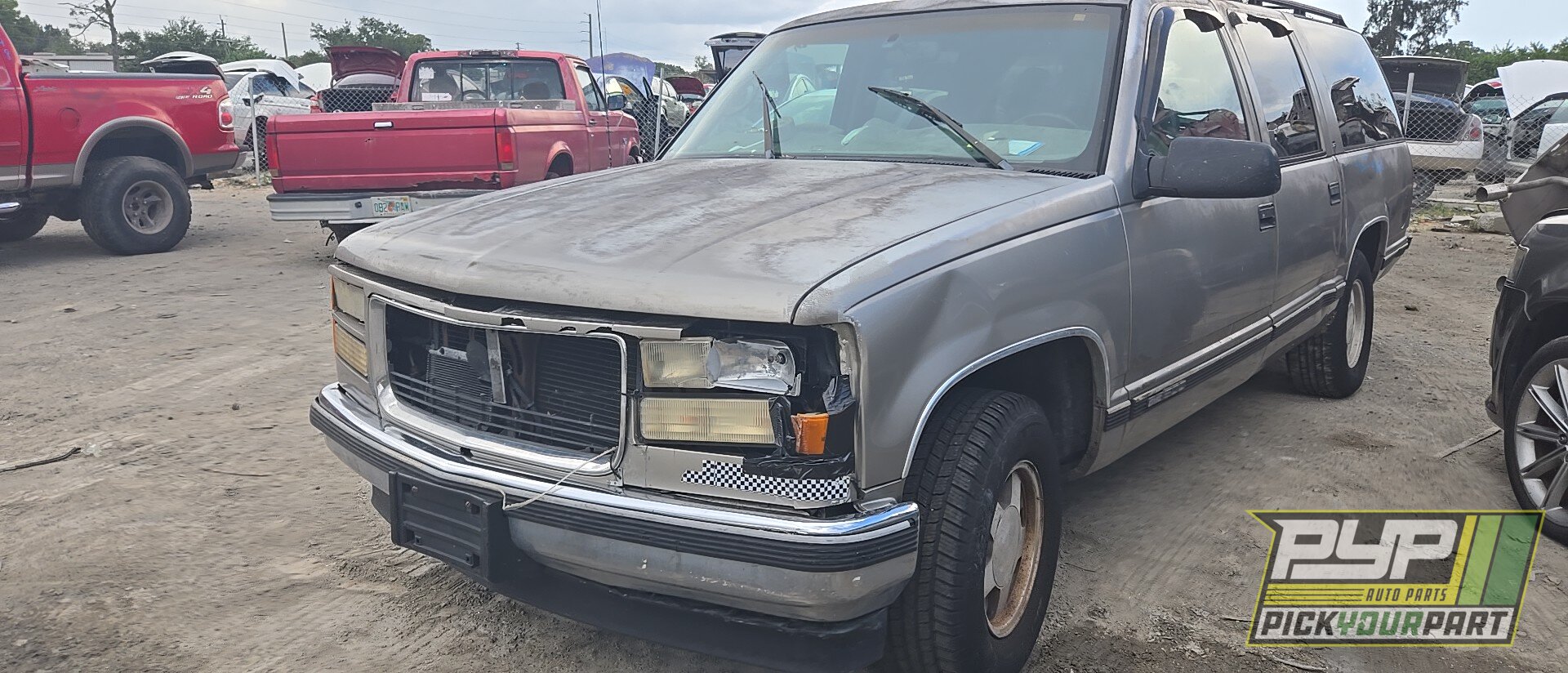 Photo of 1999 Gmc C1500 Suburban