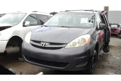 Photo of 2008 Toyota Sienna