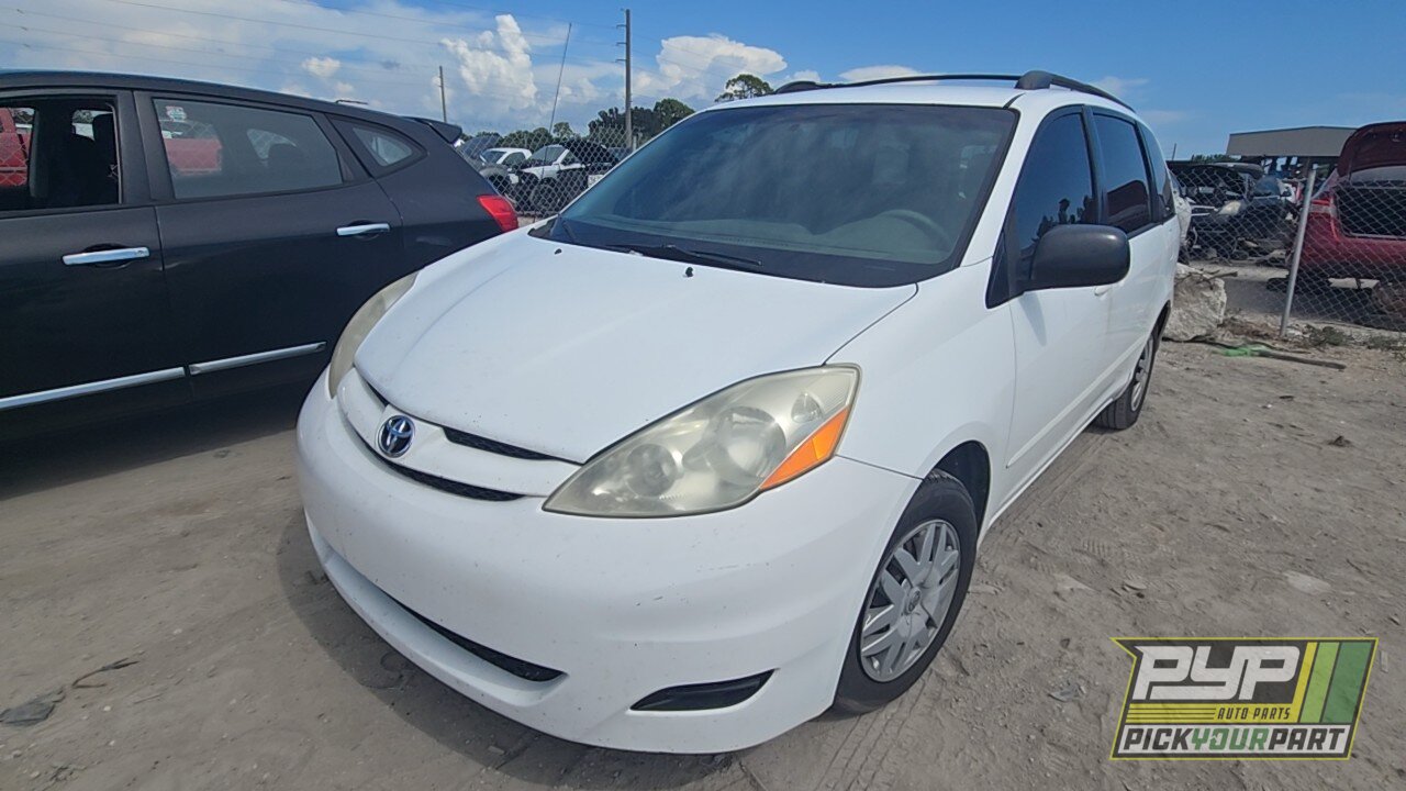 Photo of 2008 Toyota Sienna