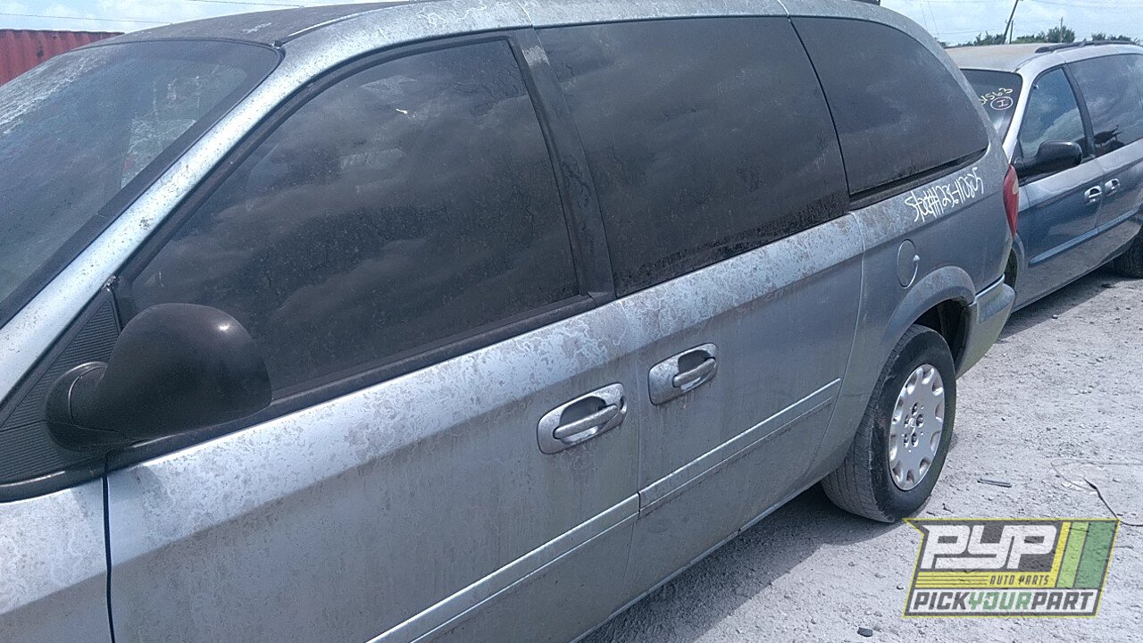 Photo of 2004 Chrysler Town & Country