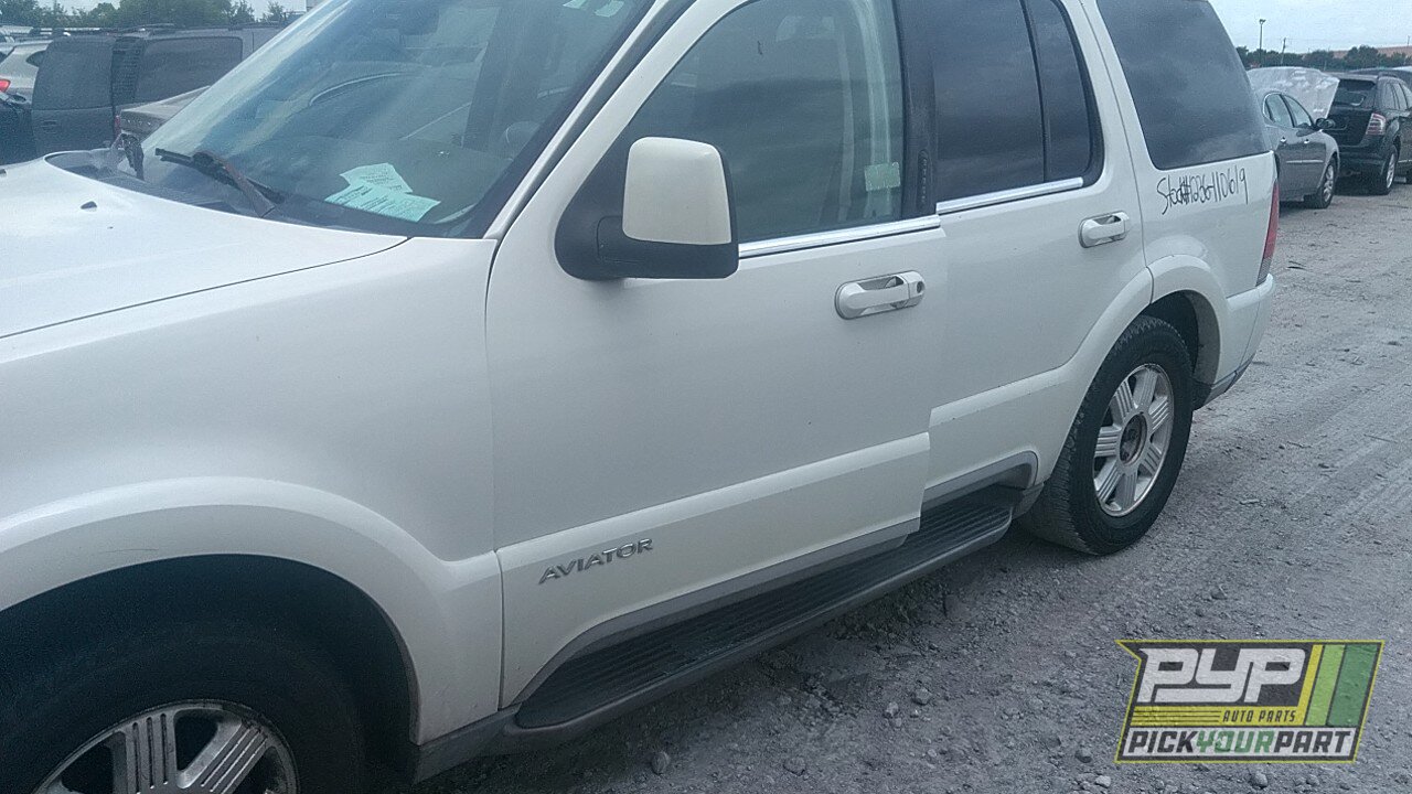 Photo of 2004 Lincoln Aviator