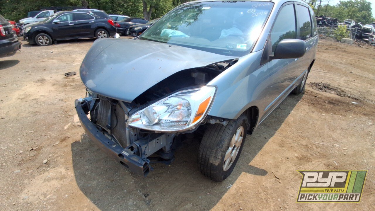 Photo of 2004 Toyota Sienna