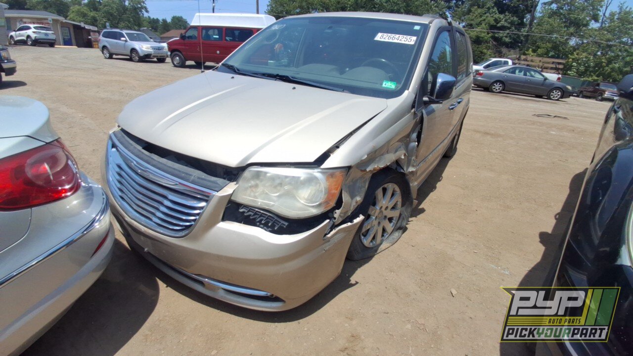 Photo of 2012 Chrysler Town & Country